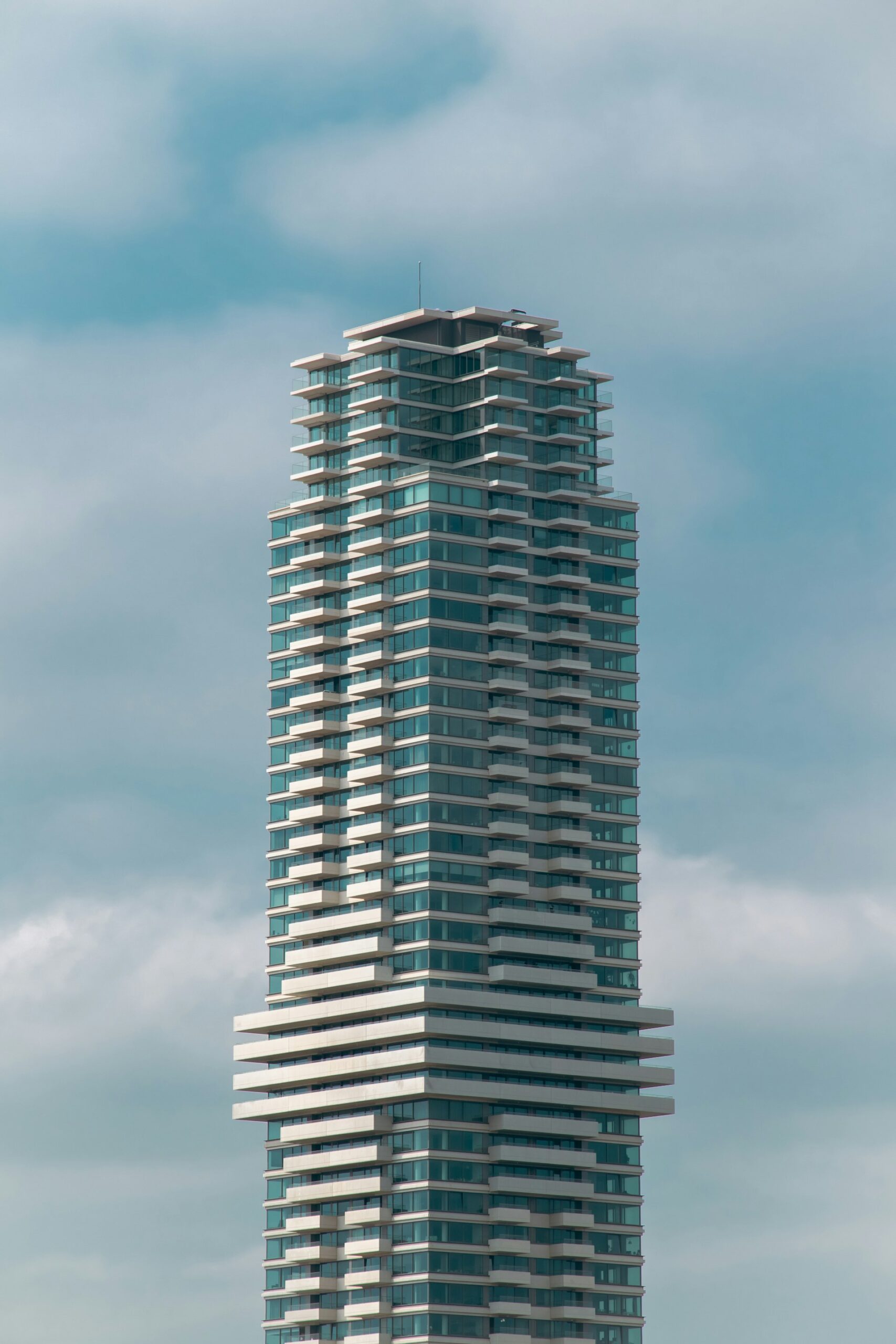 Transforming Urban Skylines: Opportunities and Strategies in Mixed-Use Skyscraper Developments