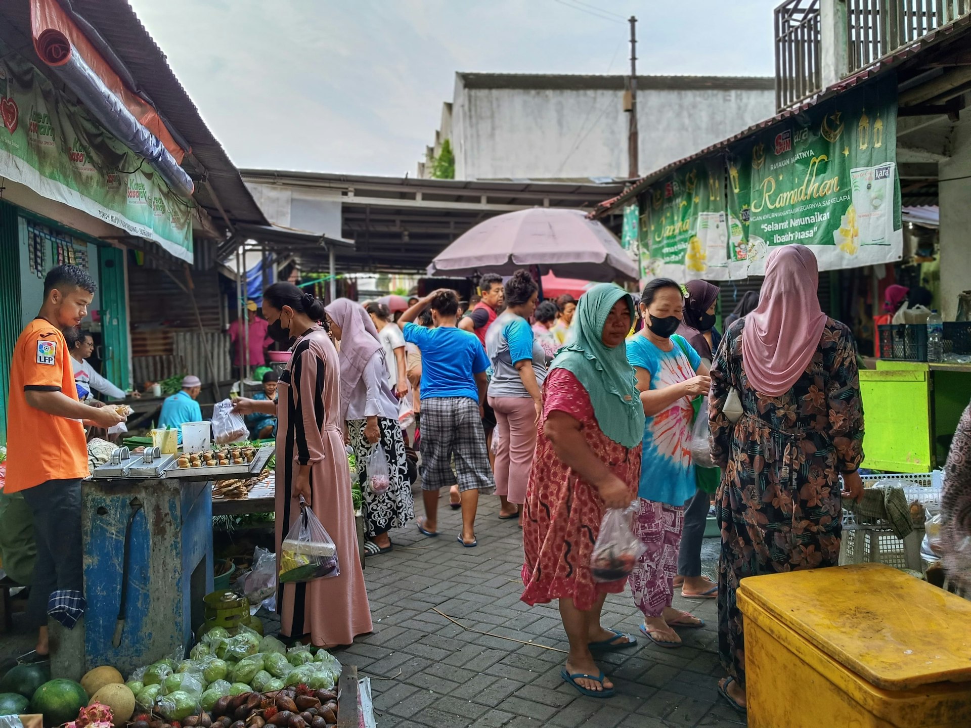 Unlocking Authentic Travel: How Local Market Experiences Transform Your Journey in 2025